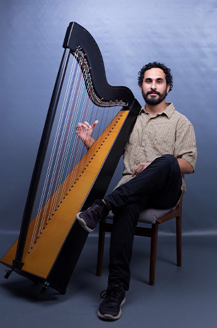 Juanjo Corbalan musica paraguaya con arpa para peliculas